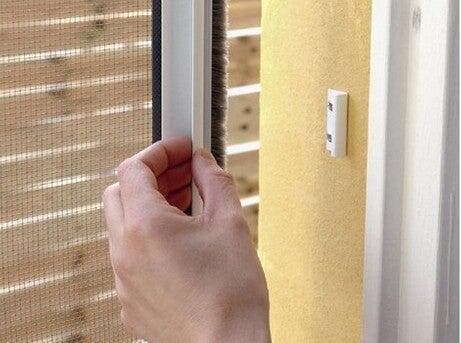 Comment choisir une moustiquaire pour ses fenêtres ou ses portes ?