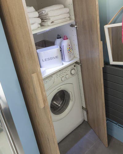 cache machine à laver photo meuble rideau plans de travail  Modern laundry  rooms, Laundry room design, Laundry room decor