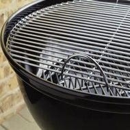 Une grille de cuisson en acier 