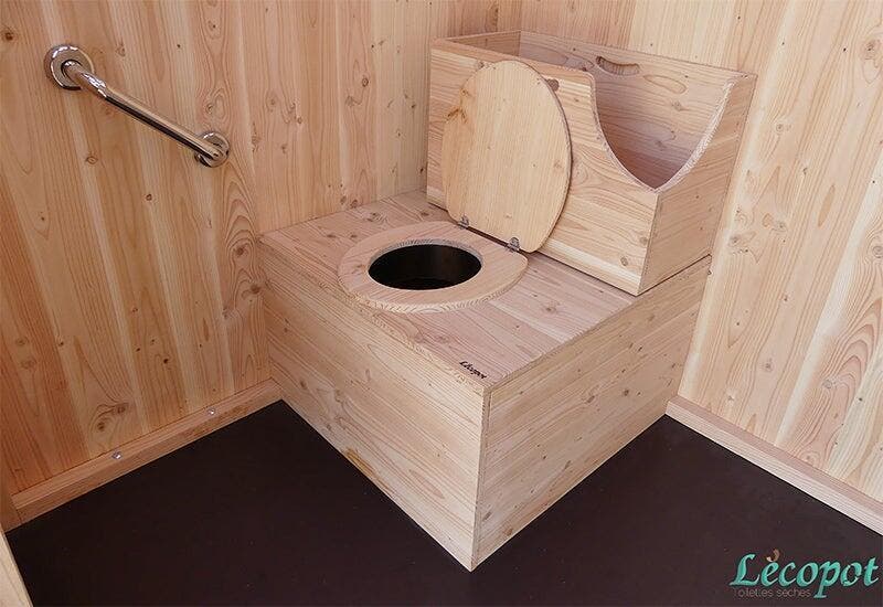 Bac à copeaux de bois pour toilette sèche
