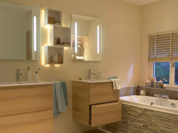 Installer un luminaire / plafonnier dans la salle de bain