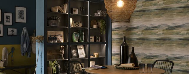 Une cloison de rangement dans l'entrée