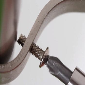 Les Tutos Maison & Travaux - Comment poser un câble métallique pour les  rideaux ? - Vidéo Dailymotion