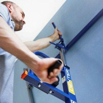 Comment choisir un lève-plaque ?