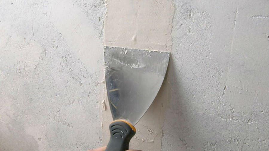 Lissage, rebouchage et petite réparation du mur - sol Retrouvez