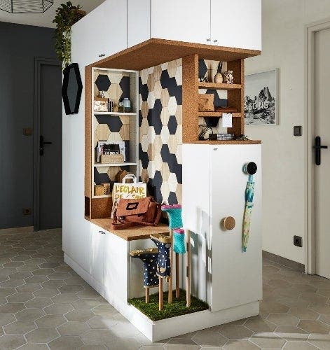 Un vestiaire dans l'entrée