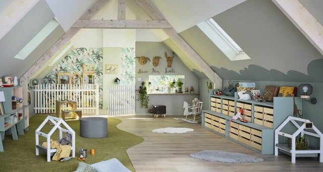 Sous les toits, une salle de jeux pour les enfants