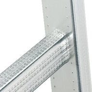 Échelons sertis monobloc avec striures antidérapantes