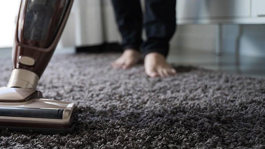 Meilleure solution pour nettoyer les tapis tachés et malodorants !
