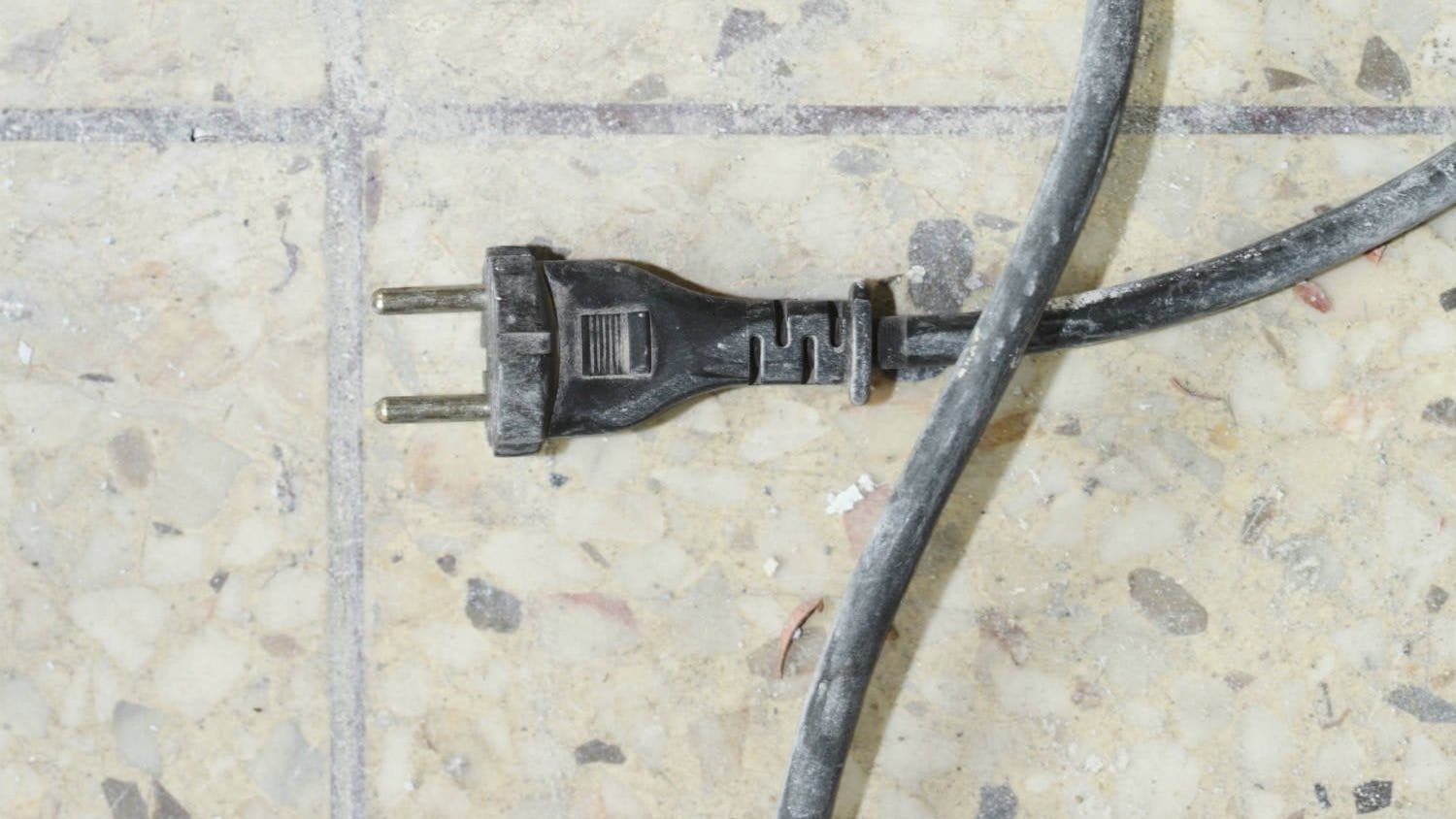 comment réparer l`interrupteur sur le fil électrique lampe de