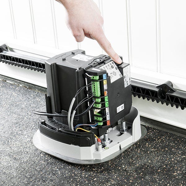 Une installation simplifiée - Somfy Slidymoove 300