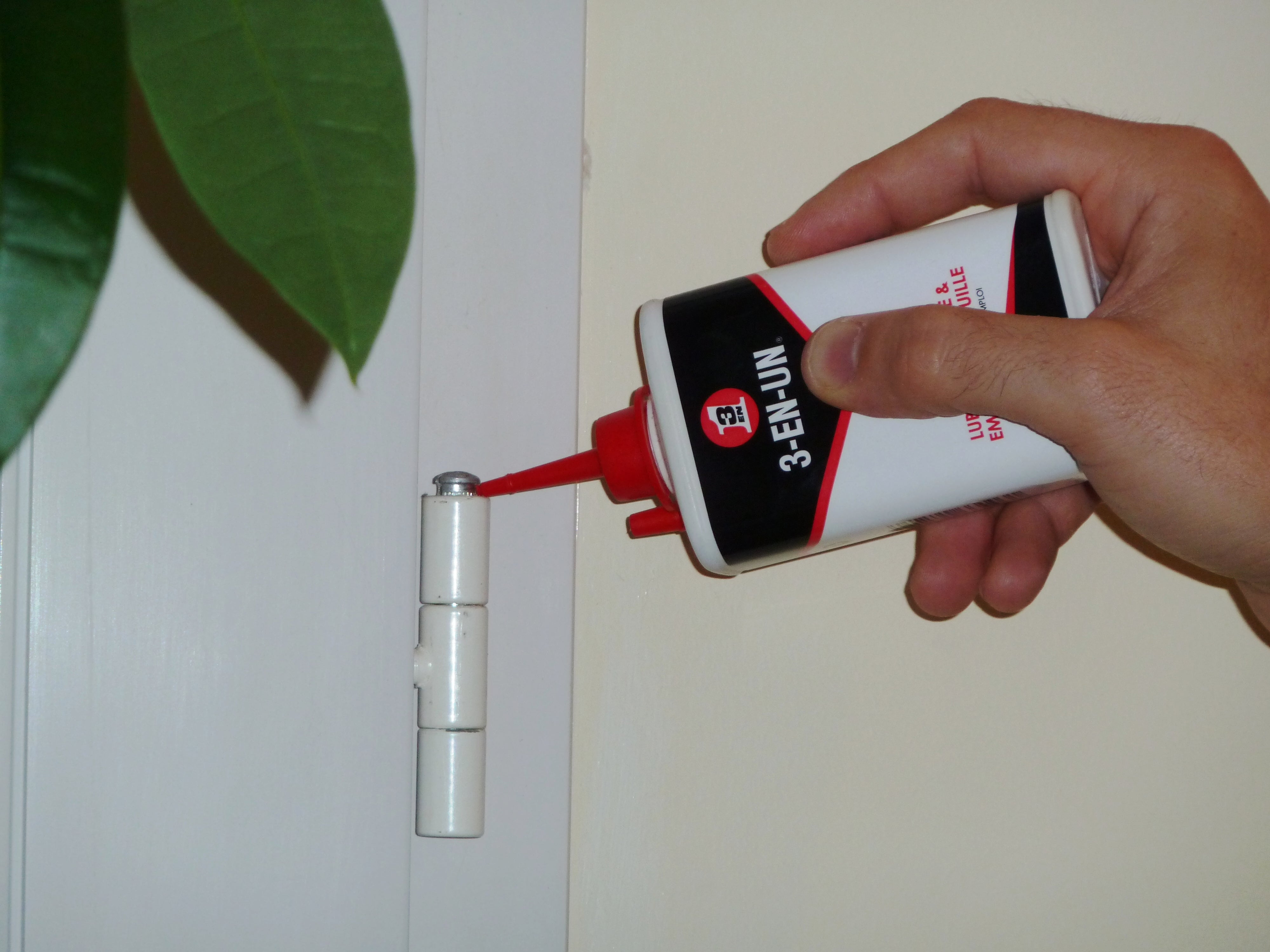 Lubrifiant et dégrippant 3-EN-UN en burette 100 ml - 3