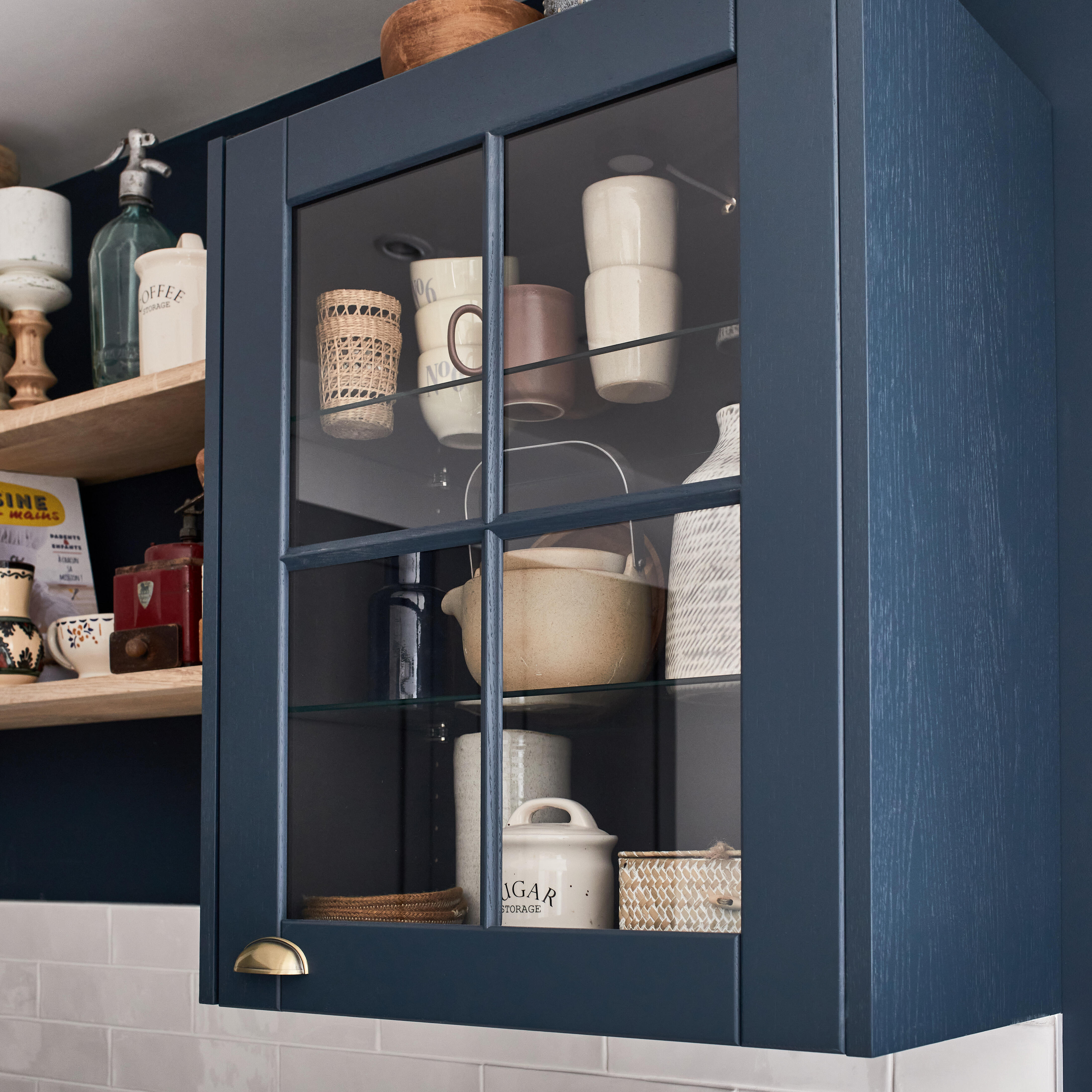 Puxador para móvel INSPIRE CONCHA ZAMAK LATÃO ANTIGO 64MM - 6