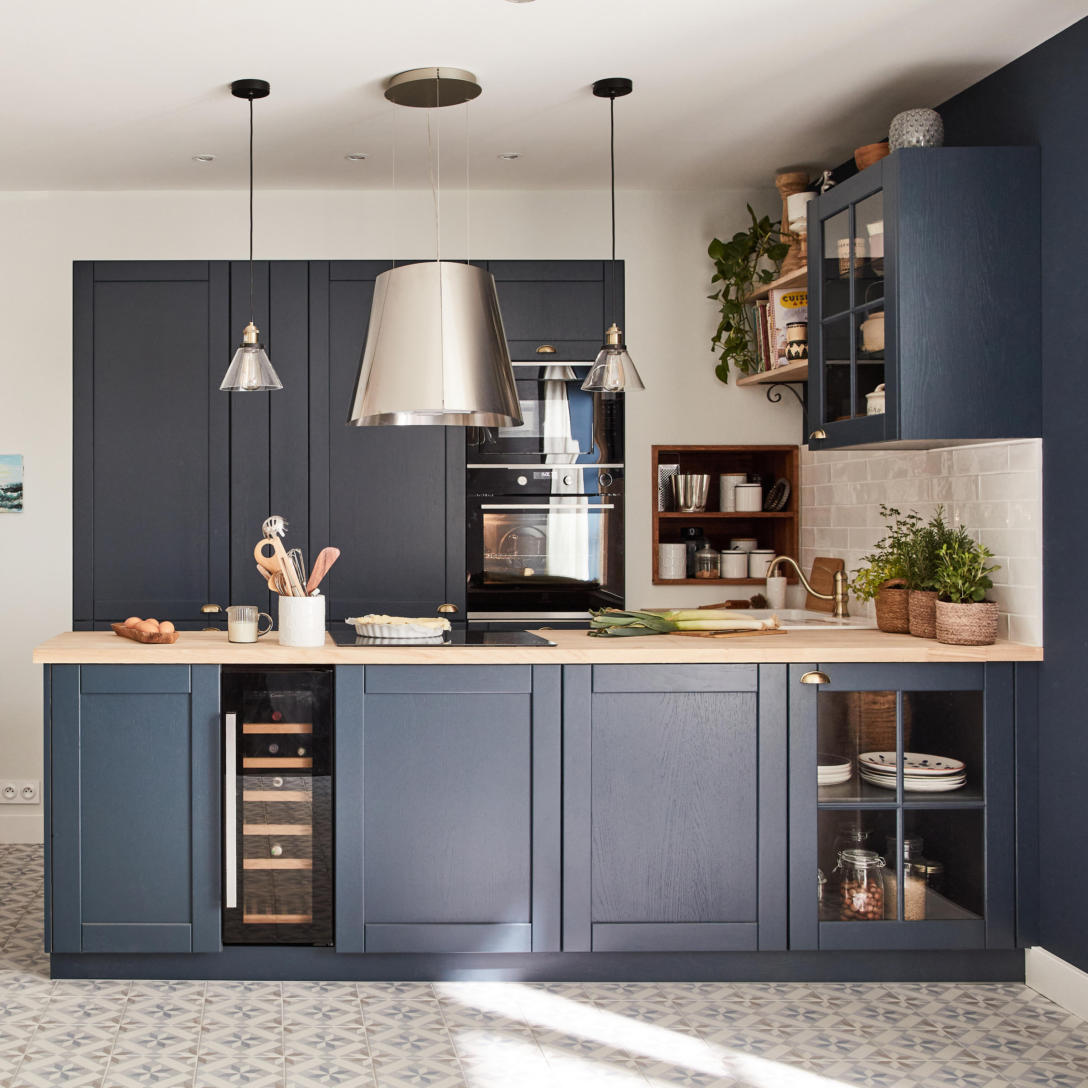 Une cuisine campagne moderne en bleu foncé Leroy Merlin