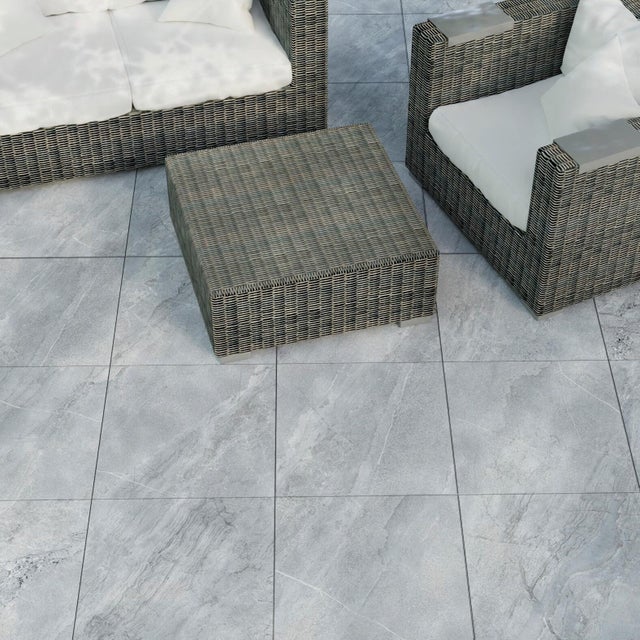 Piastrella da pavimento esterno in gres porcellanato 60 x 60 cm rettificato grigio Hellir R11 traffico intenso (pei 4/5) Sp. 20 mm 0.72 mq