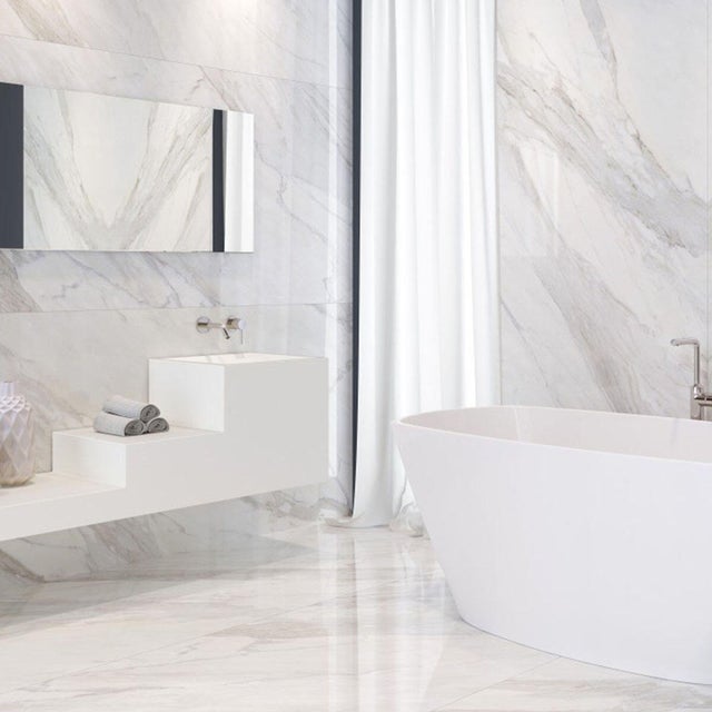 Piastrella da pavimento e rivestimento interno in gres porcellanato 100 x 300 cm rettificato bianco venato grigio/beige lucido Calacatta traffico medio forte (pei 3/5) Sp. 5.6 mm