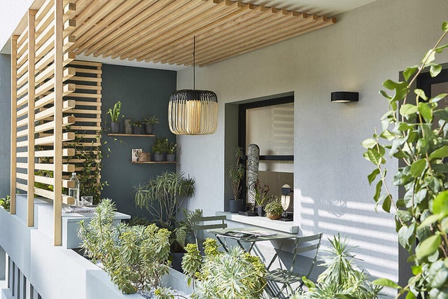 photo d'une pergola sur un balcon pour recevoir industriel