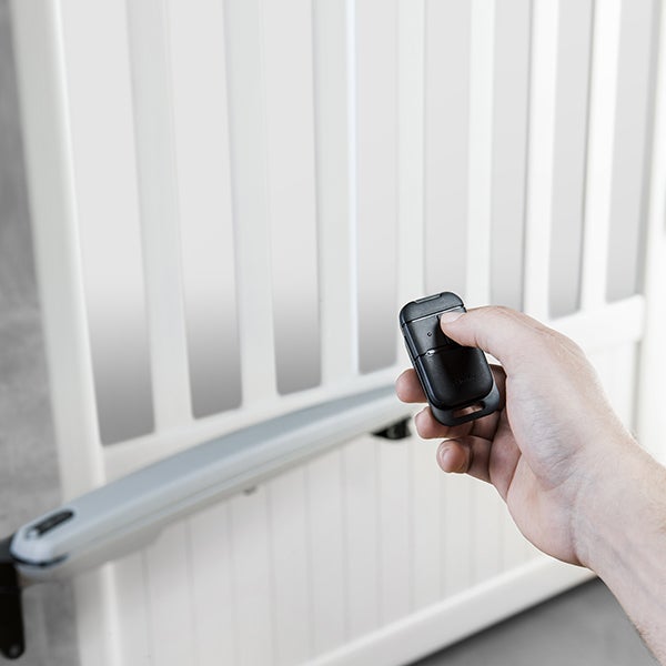 	Le dispositif automatique et silencieux du pack Exavia SOMFY chez Leroy Merlin - 1