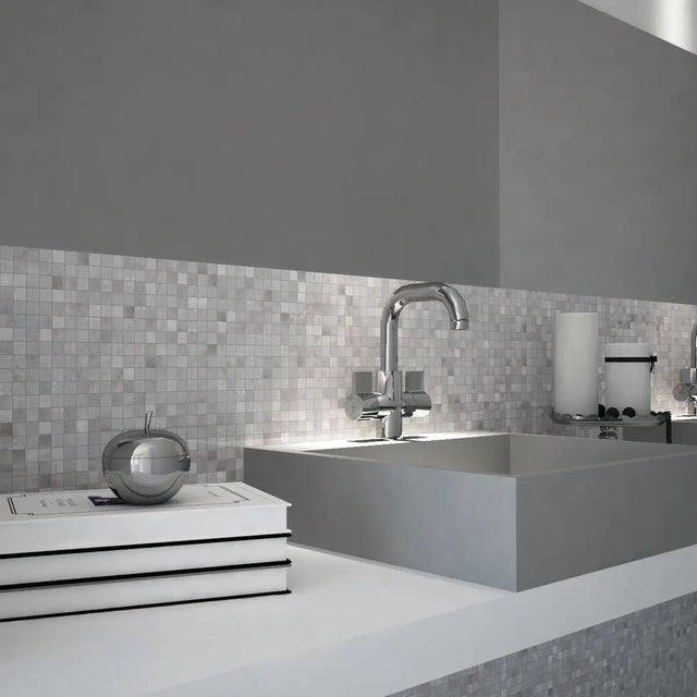 Piastrella Mosaico in pietra Marmocenere grigio lucido L 30 x L 30cm x Sp. 8 mm