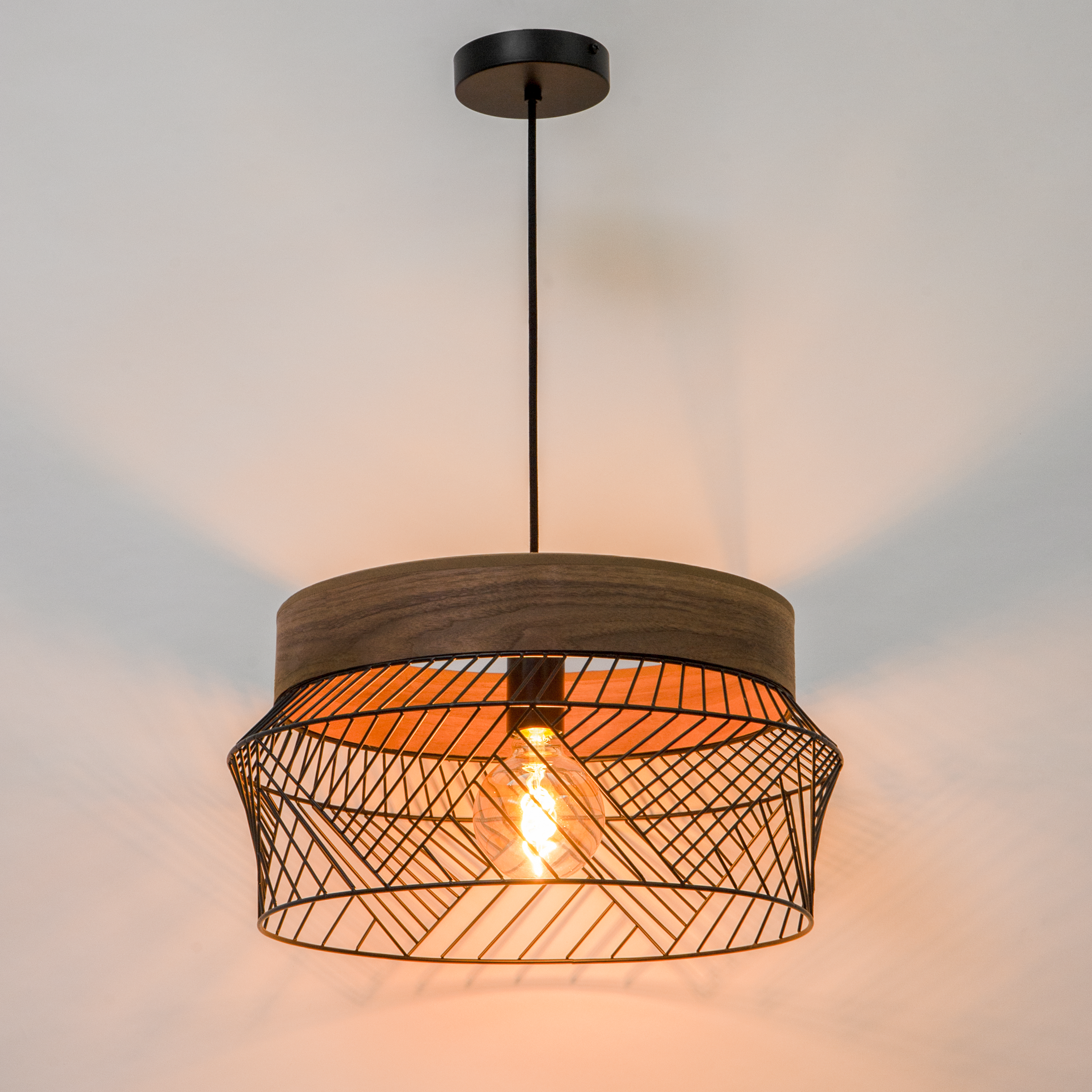 Lampa wisząca Kanel czarna z drewnem E27 Inspire - 17