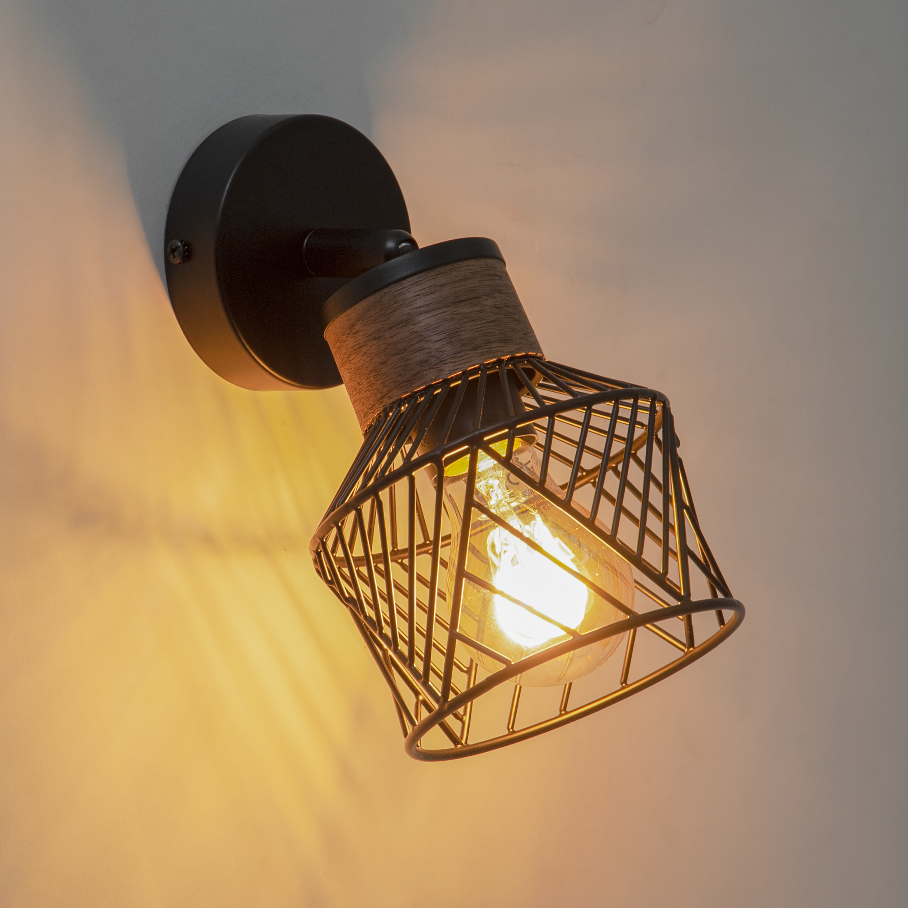 Reflektorek Kanel czarny z drewnem E27 Inspire - 11
