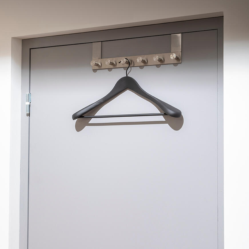 Percha  para traje SPACEO de madera negro FSC 45x23 (anchoxalto) - 6