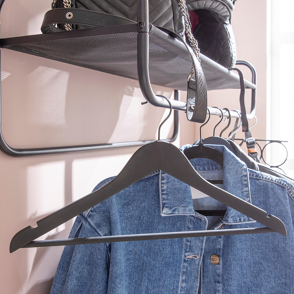 Lot de 4 cintres bois et acier noir, H.23 x l.44.5 x P.4.8 cm - 9