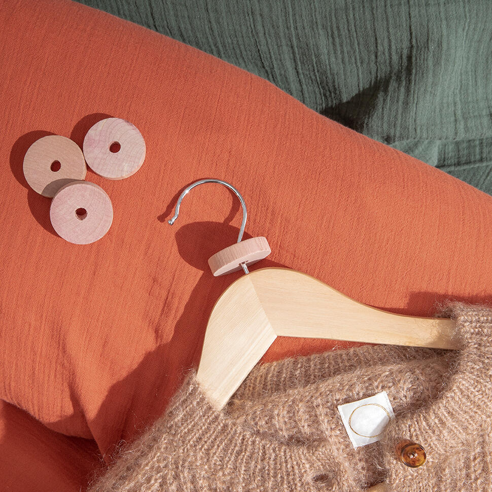 Lot de 8 cintres bois et acier, H.23 x l.44.5 x P.9.6 cm - 4