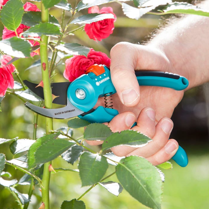 Sécateur Gardena poignée ergonomique