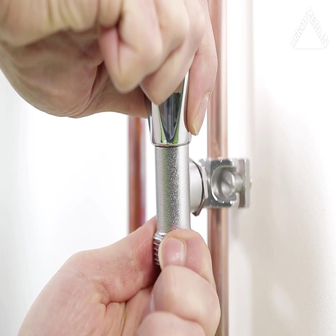 Comment installer un robinet ? | Leroy Merlin