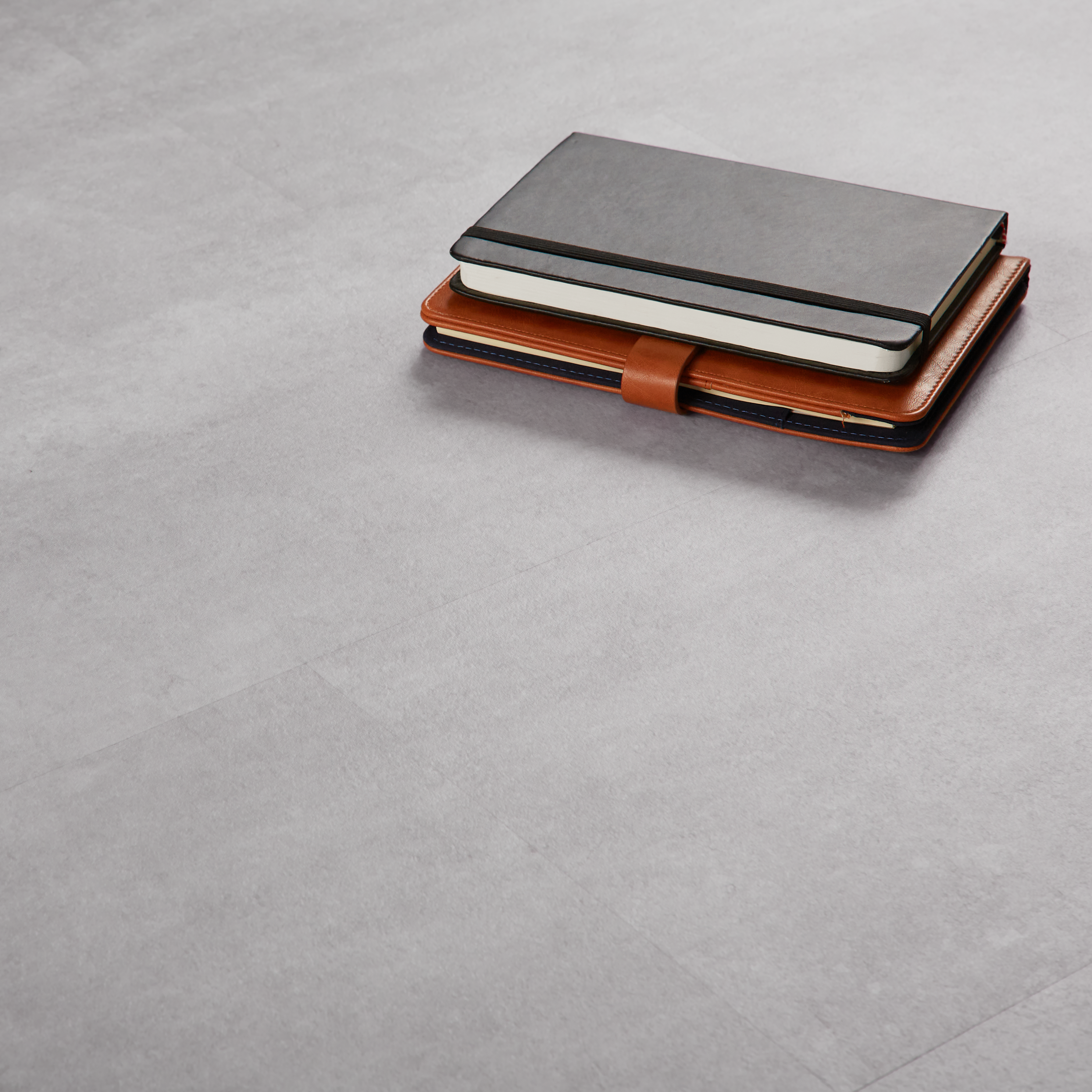 Dalle PVC adhésive medio ARTENS Shy concrete - 6