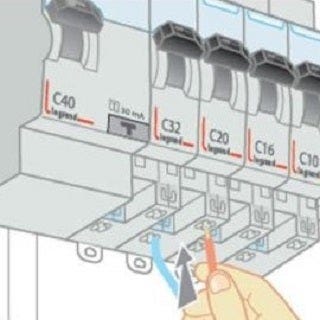 Installation facile bornes automatiques Legrand