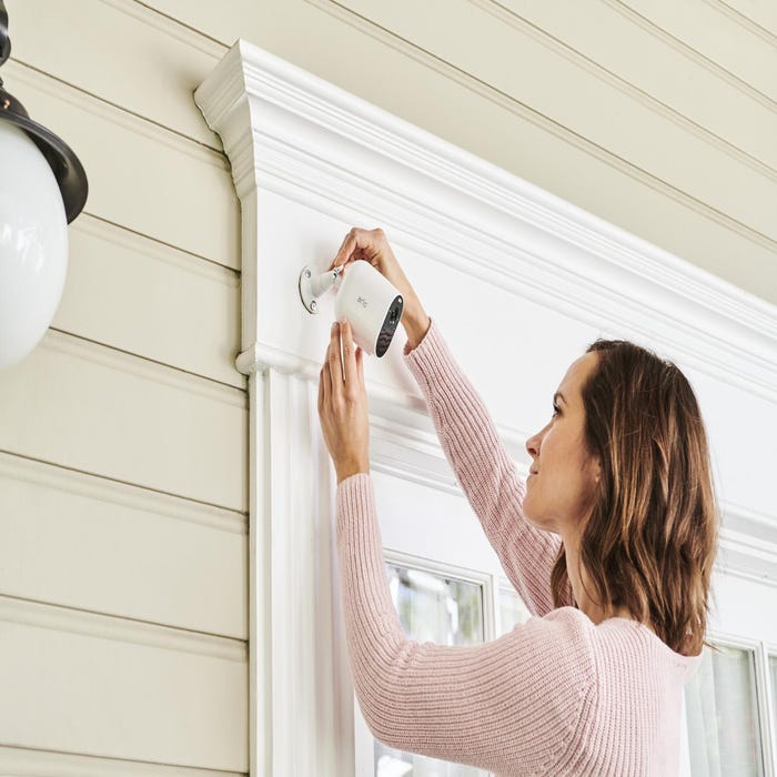 Caméra de surveillance extérieure connectée, ARLO Essential spotlight