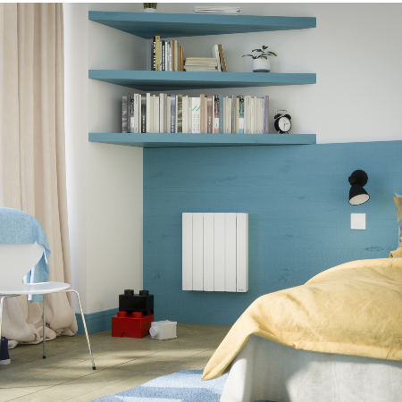 Le radiateur électrique à inertie fluide SAUTER Orosi apporte une chaleur douce homogène et qui n'assèche pas l'air