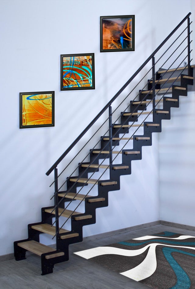 Escalier droit acier noir Crémaillère 14 marches hêtre verni, l.85 cm