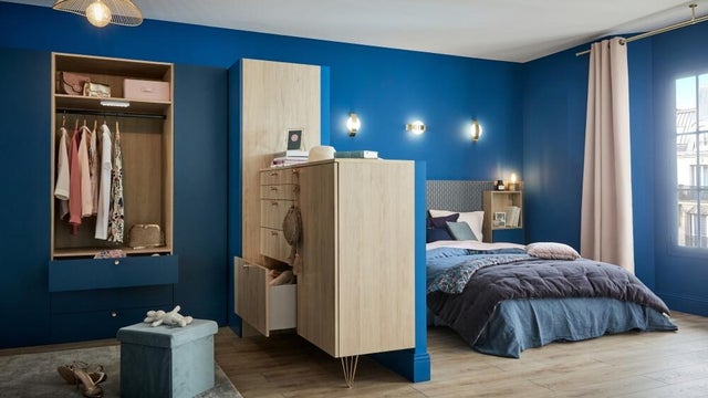 photo d'un dressing dans une chambre parentale