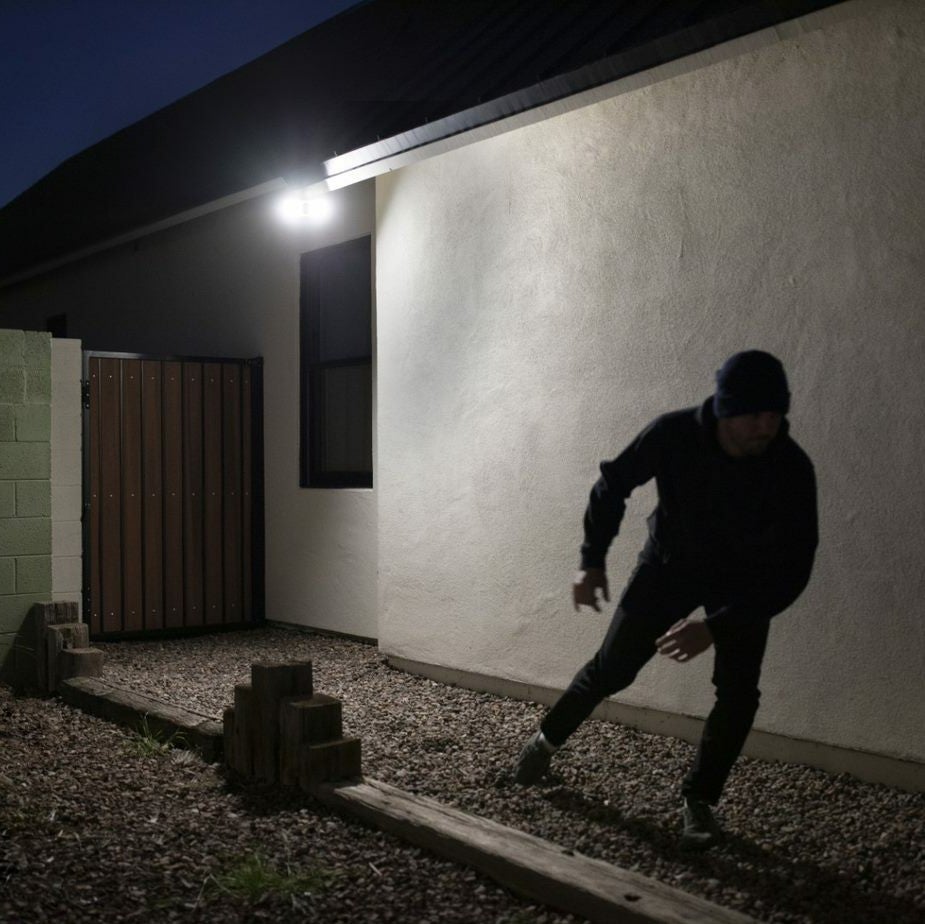 Caméra de surveillance ARLO int/ext avec éclairage par internet PRO 3 floodlight - 4