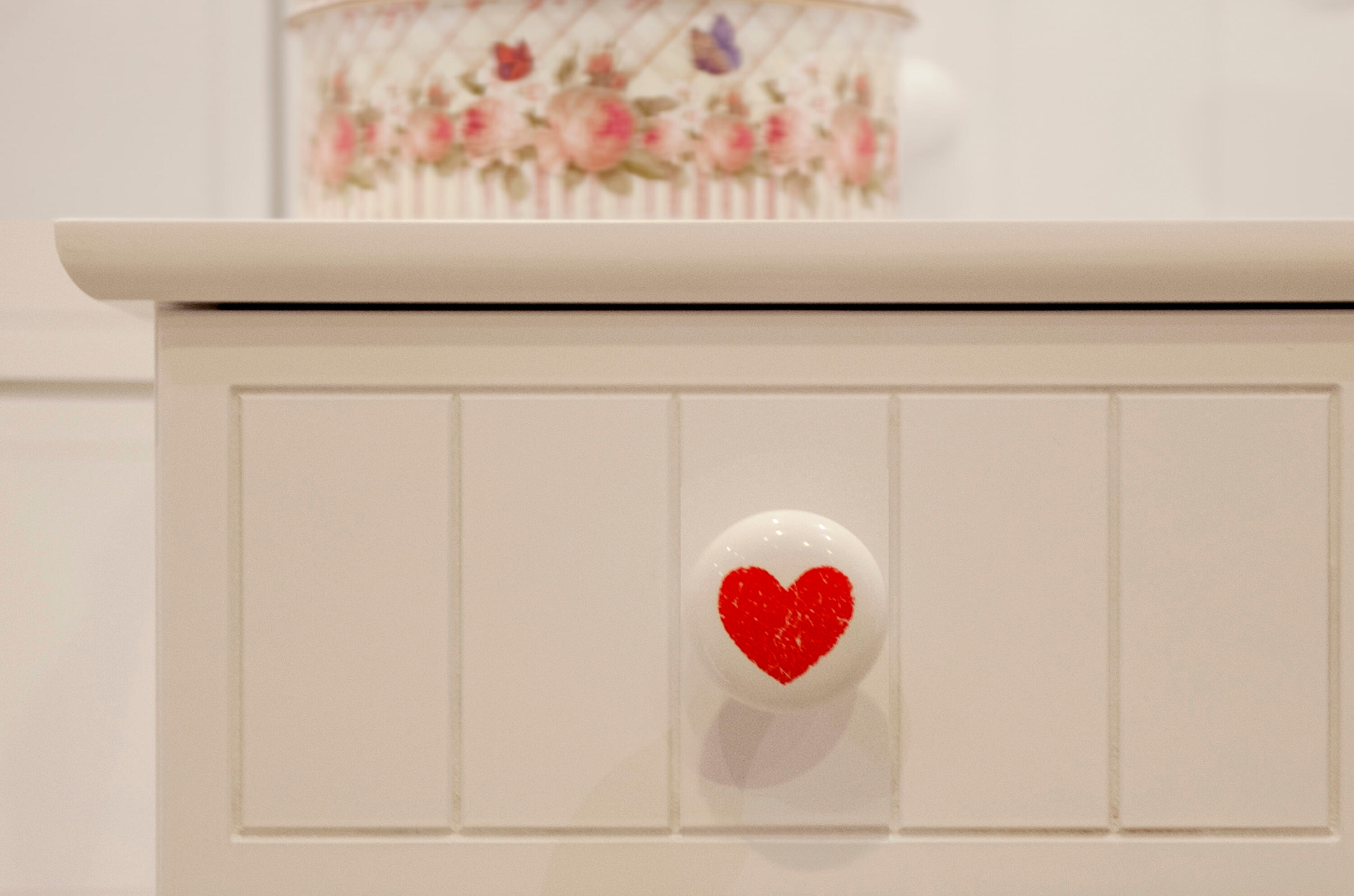 4 boutons de meuble Cœur, porcelaine blanc / rouge - 2