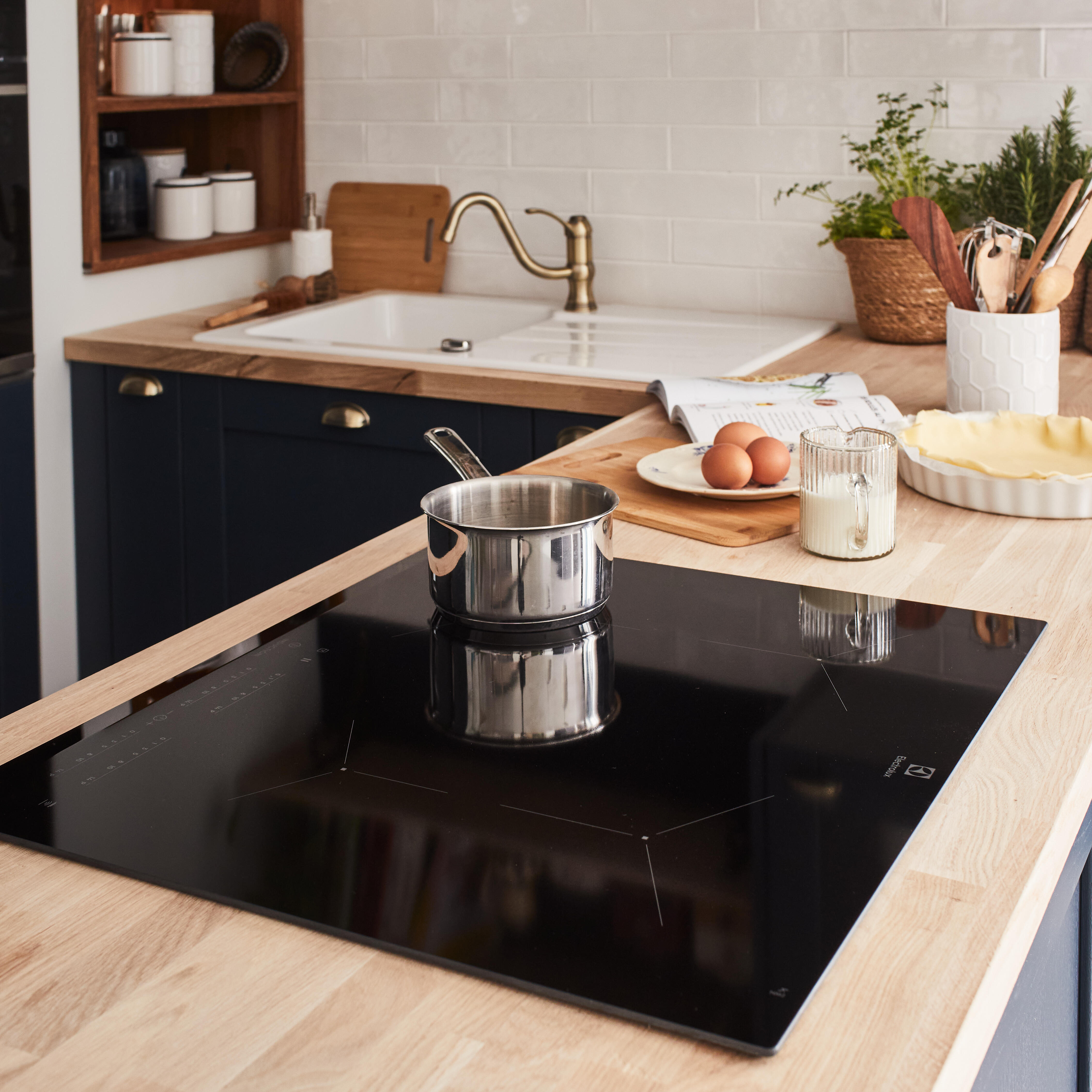 Plaque à induction 4 foyers, noir, ELECTROLUX EIT61443B - 3