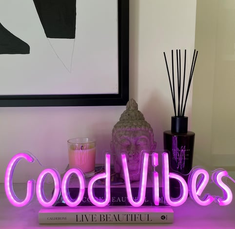 Φωτιστικό NEON LED Good Vibes