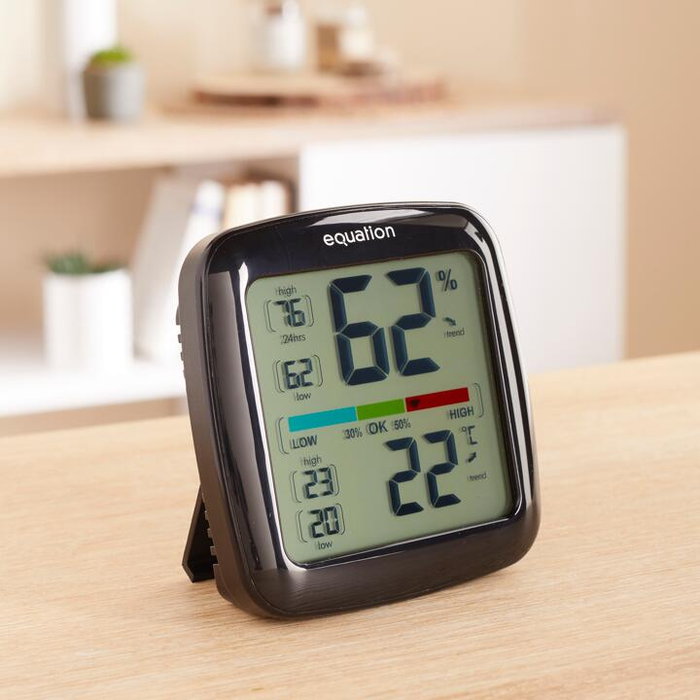 Equação TH6 termômetro higrômetro, que fica pendurado na parede, e o ímã fica pendurado na geladeira 