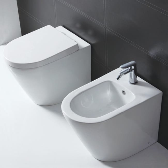 Leroymerlin Coppia sanitari filomuro scarico a parete SENSEA compacta bianco WC: P 55 x L 36 x H 39.5 cm bidet: P 55 x L 37 x H 40 cm