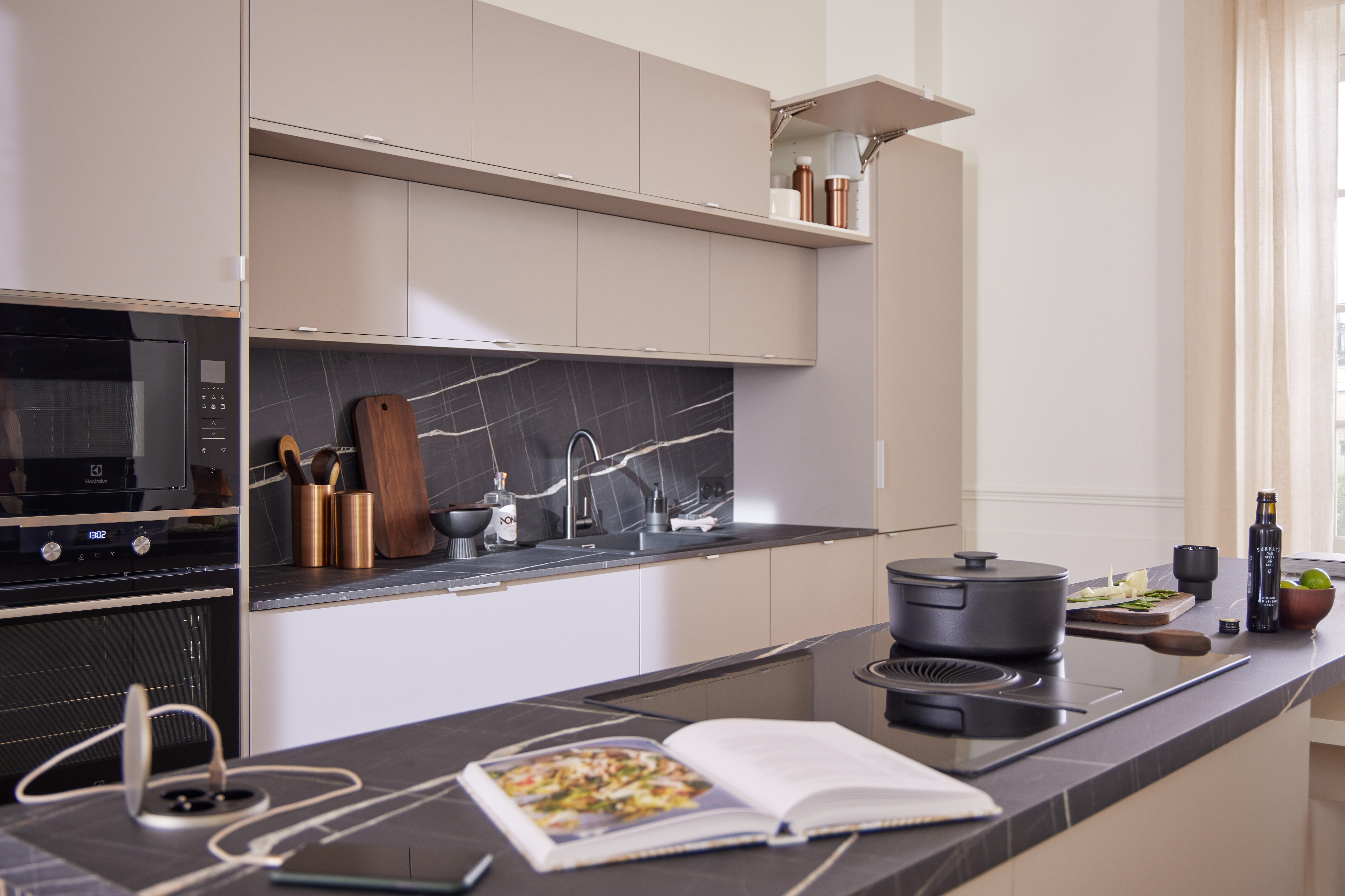 Multiprise USB encastrable, 3 prises + 2 prises USB, aluminium LEXMAN - 4