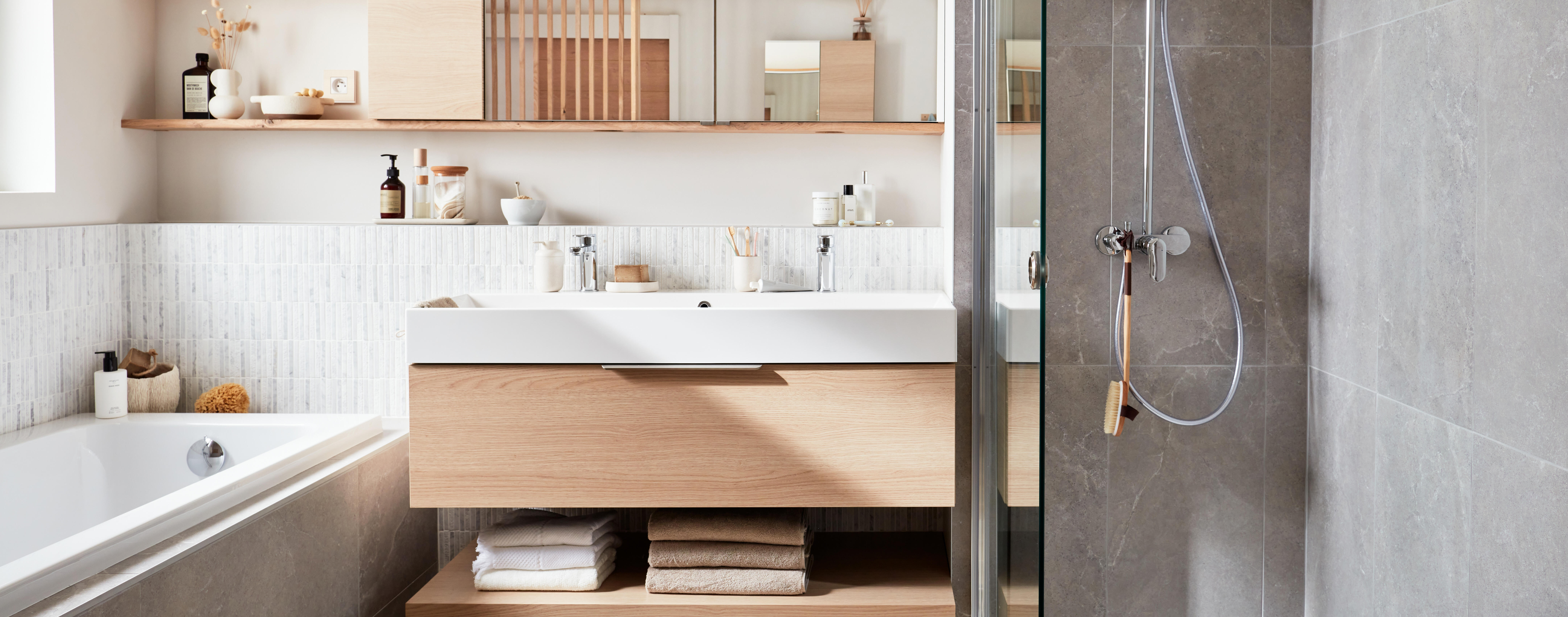 Une salle de bains nature et confortable Leroy Merlin