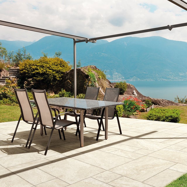 Piastrella da pavimento e rivestimento esterno in gres porcellanato 60 x 60 cm non rettificato smaltato beige opaco Travertine R11 traffico intenso (pei 4/5) Sp. 8.2 mm 1.46 mq