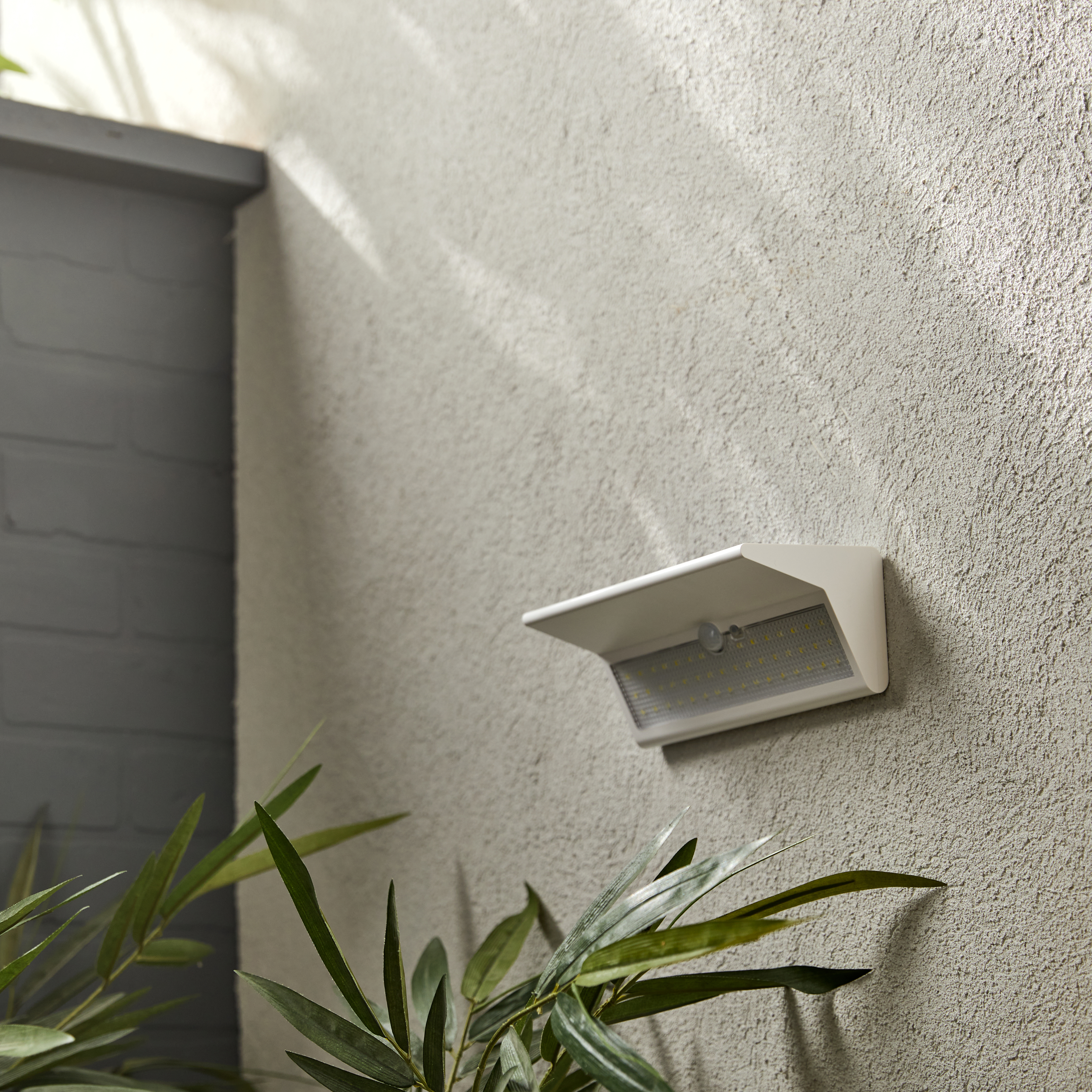 Applique à détection solaire et rechargeable Nadio 800 Lumen blanc INSPIRE - 3