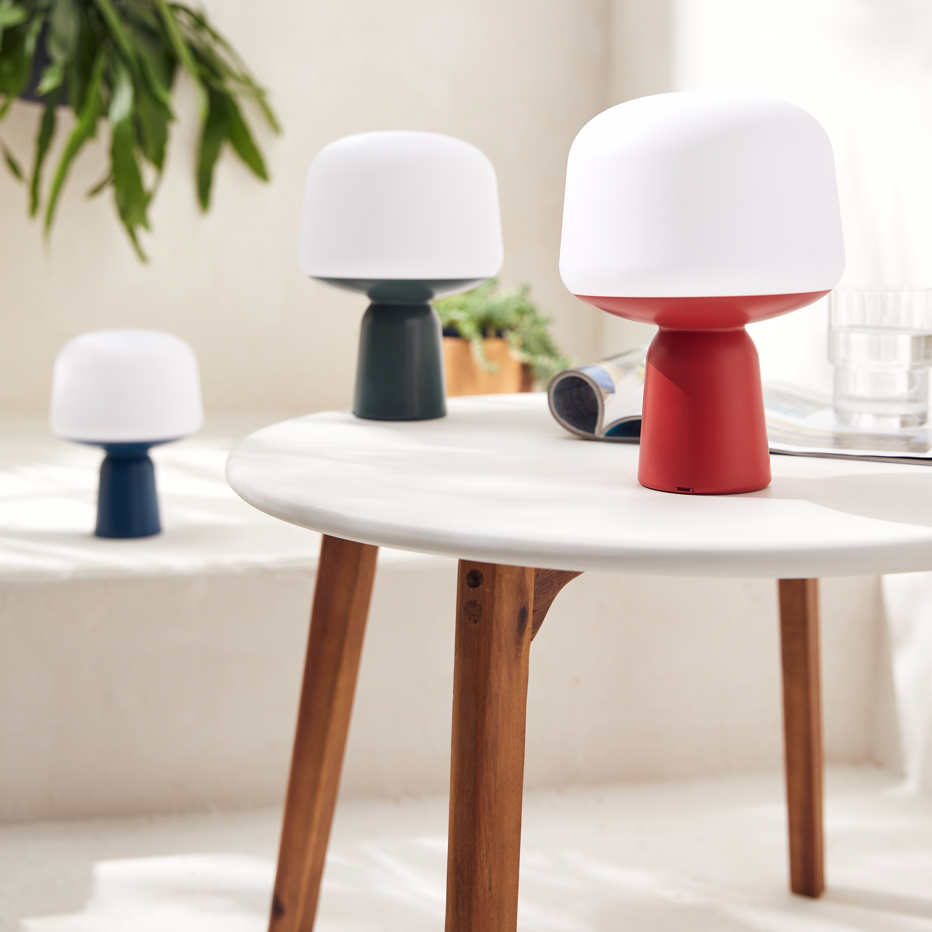 Lámpara de mesa sin cable LED Luno INSPIRE con estructura terracota pantalla blanca luz neutra 4000K - 5