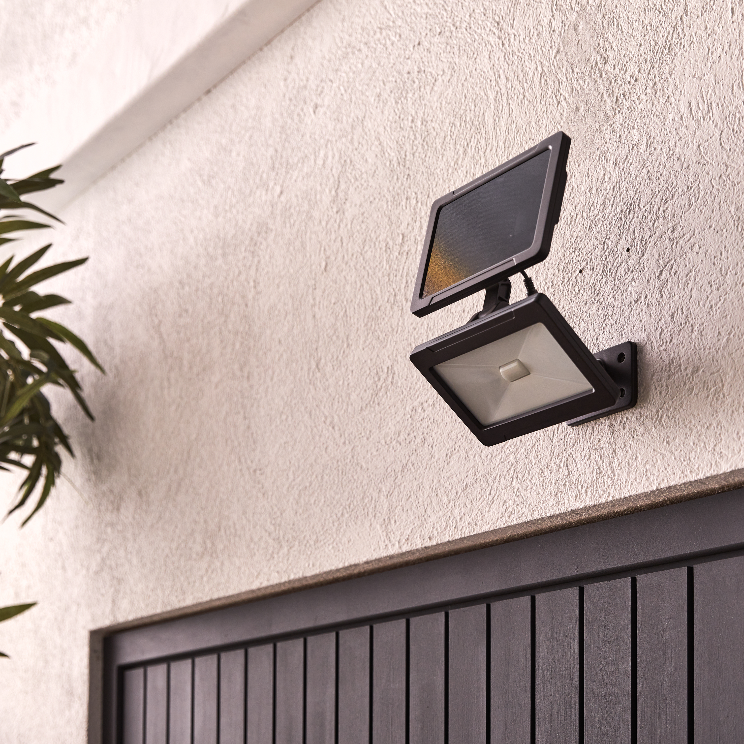 Projecteur avec détecteur solaire Thos 1000 Lumen noir INSPIRE - 2