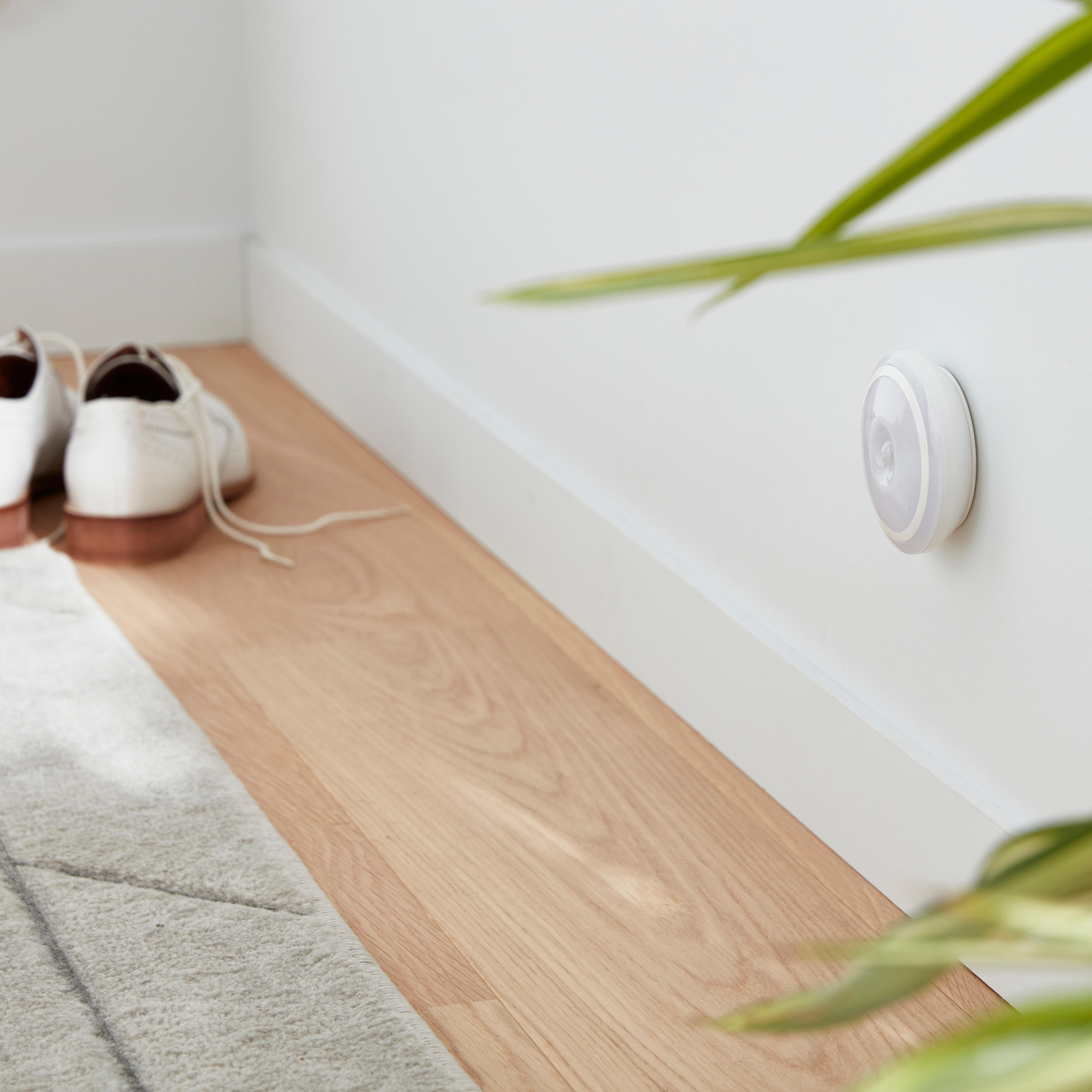 Foco INSPIRE led trixi 50lm com bateria branco mate - 3