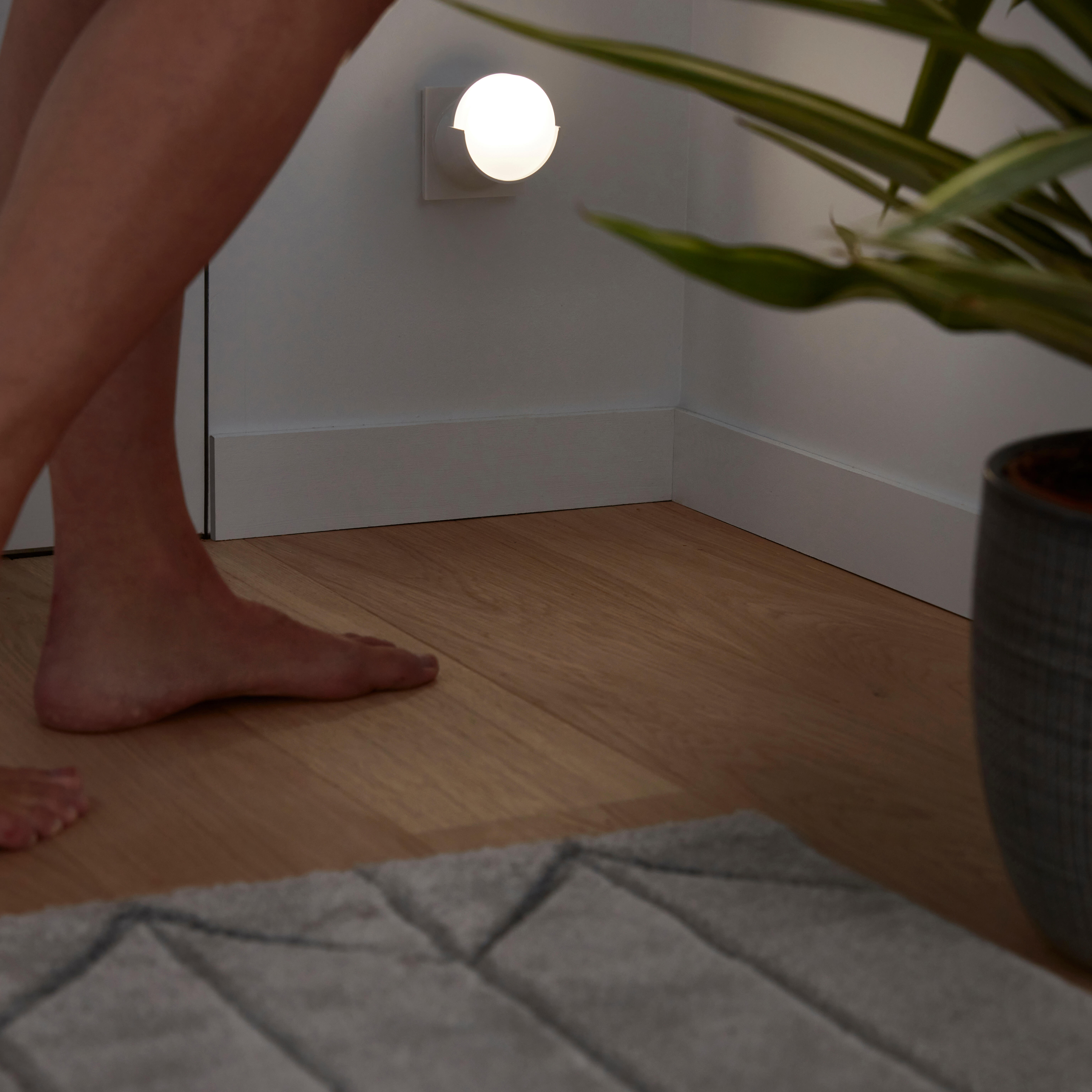 Lampka nocna do kontaktu biała LED - 2